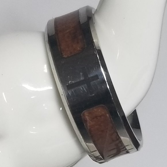 Kyle Titanium Ring w/ Wood Inlay & Christian Cross - Picture 2 of 8